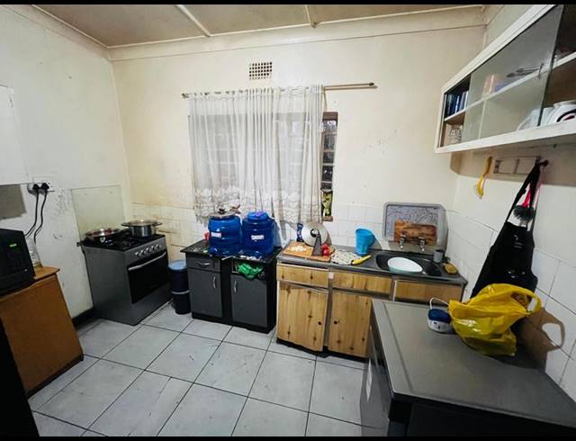 5 BEDROOM HOUSE FOR SALE IN PRIMROSE